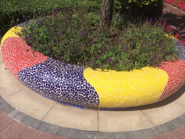 哈尔滨万达乐园陶瓷碎片工程案例