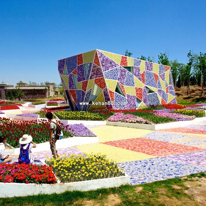 辽宁锦州博物馆陶瓷碎片拼花